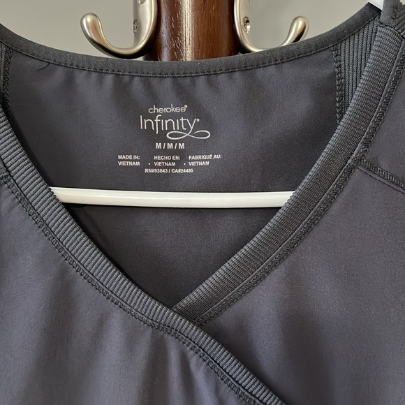 Cherokee Infinity Scrub Mock Wrap Top. Pewter Gray. Size Medium. - Picture 4 of 8